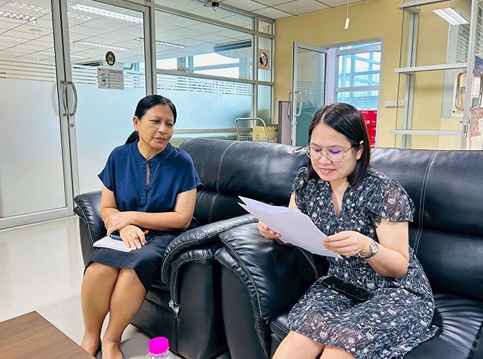 Internal Audit Unit consults and
exchanges information with Legal
Department.