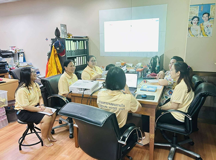 Internal Audit Unit holds meeting to
improve and develop working papers.