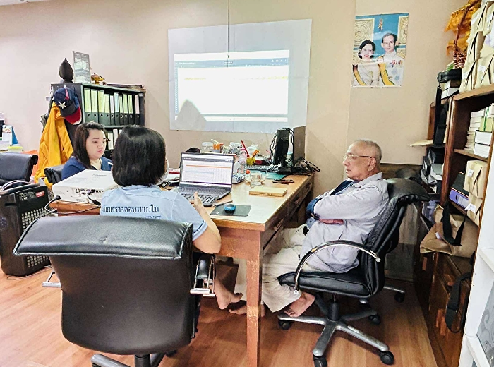 Internal audit personnel attended a
meeting to discuss and receive advice on
internal audit work.