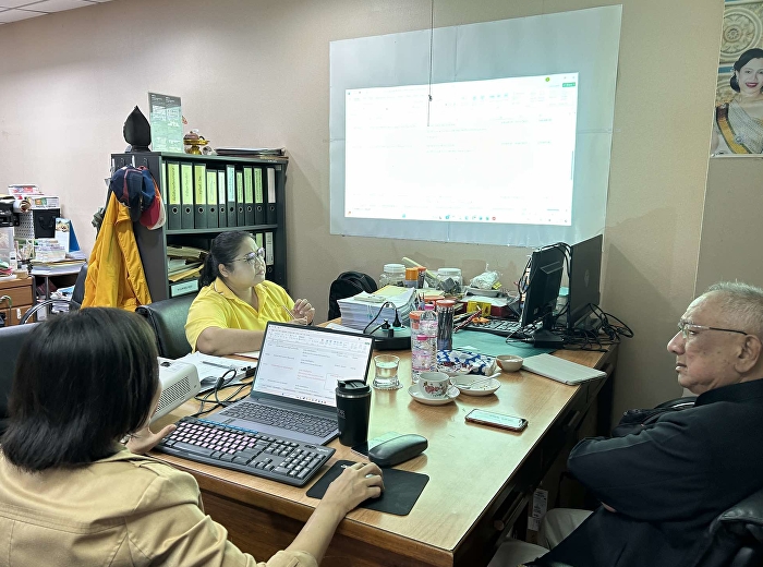 Internal audit personnel attended a
meeting to discuss and receive advice on
internal audit work.