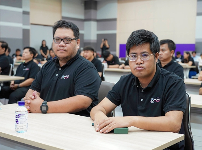 Internal Audit Personnel Visit the
Department of Land Transport for Digital
Innovation Study Trip